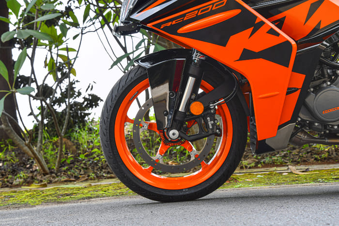2022 KTM RC 200 review, track ride